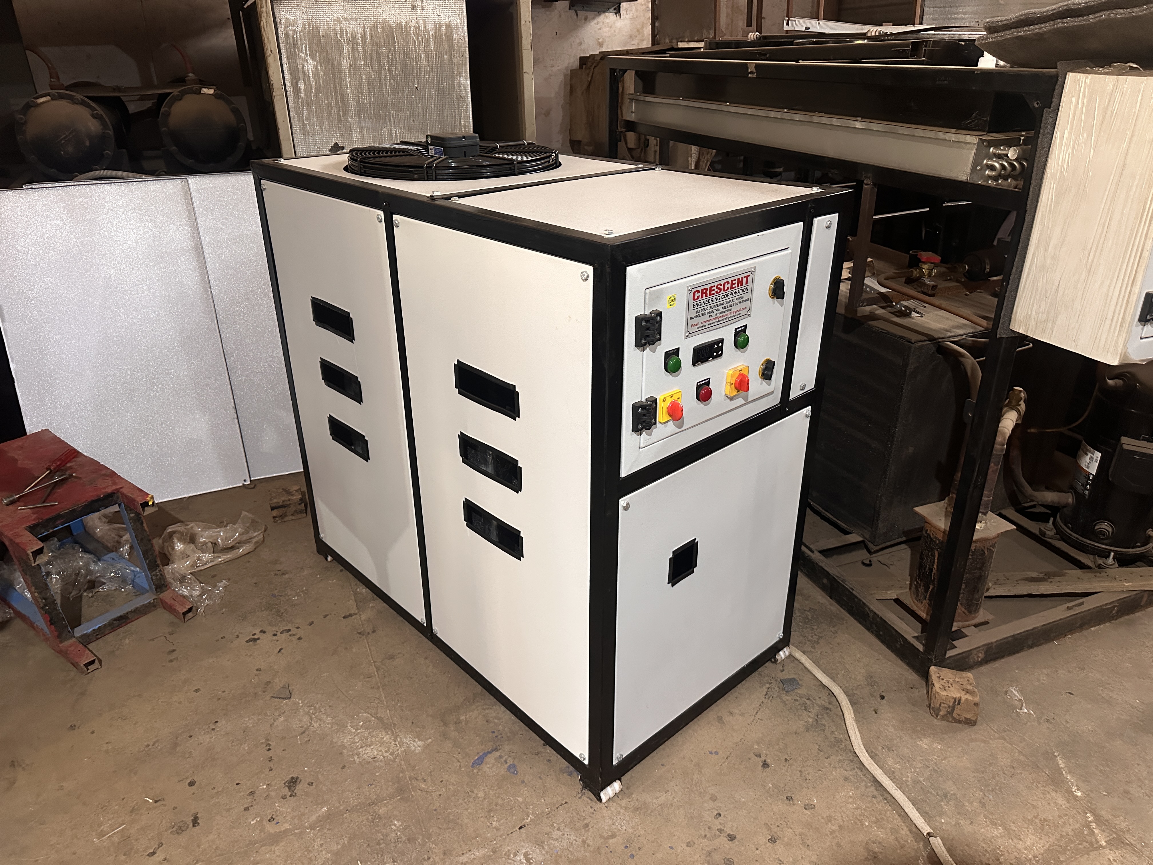 Chiller paired with industrial molding machine